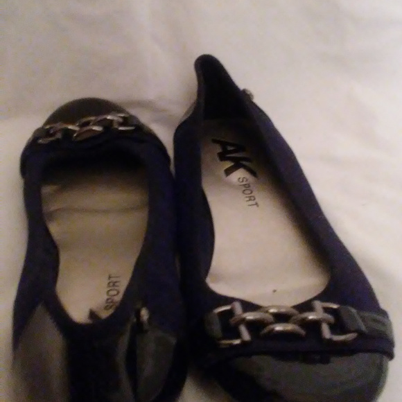 Anne Klein flats - Picture 3 of 4